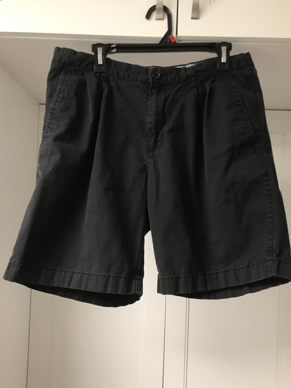Men's Classic Tommy Hilfiger Navy Pleated Cotton Shorts W34